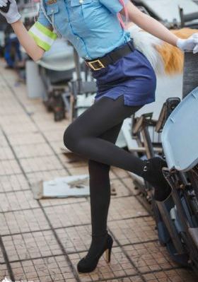 按摩店的女大学生_BD免费播放